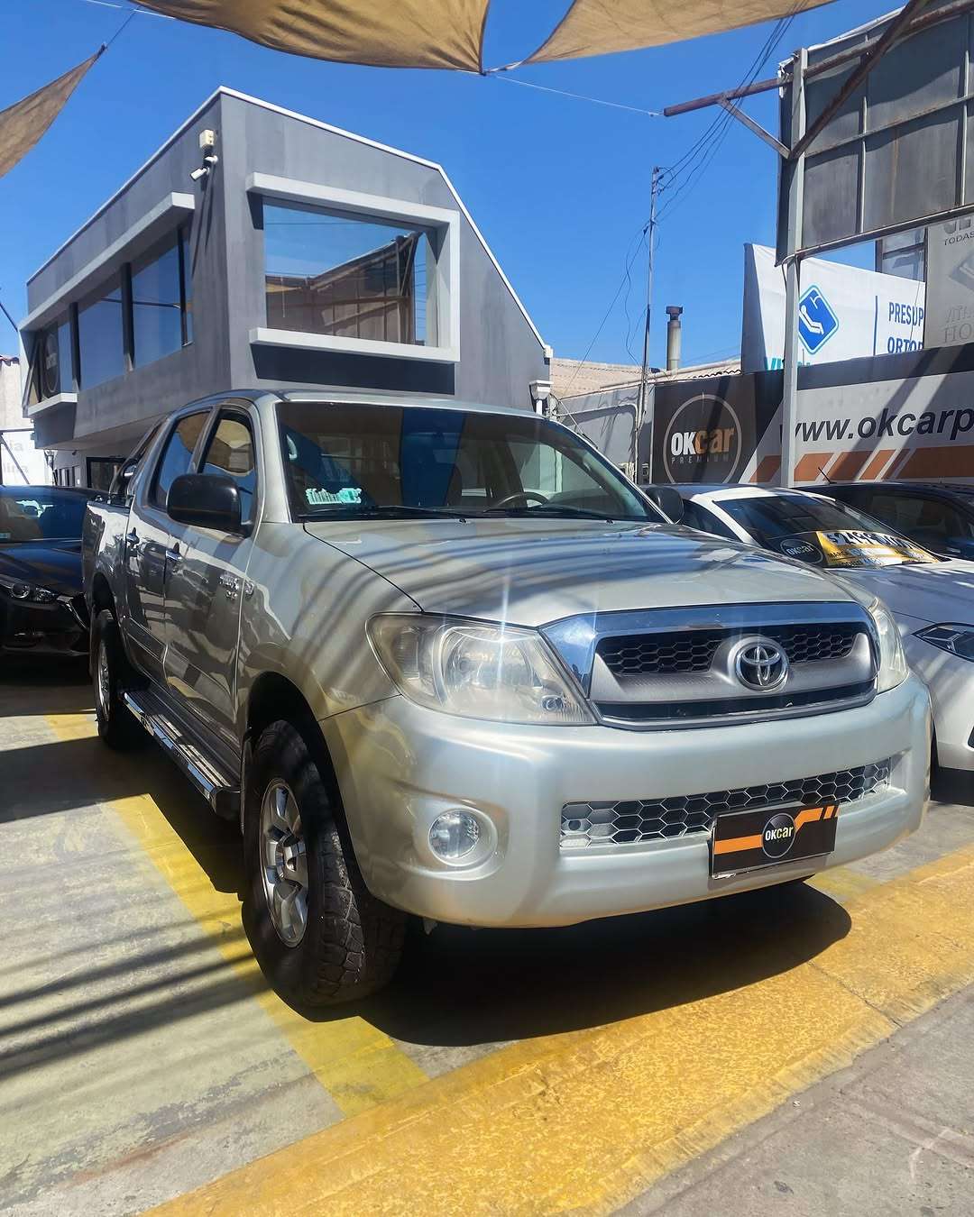 TOYOTA HILUX 2.5 SR 4X2 MANUAL 2008